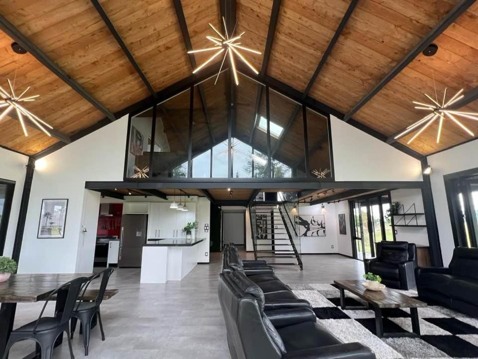 Villa The Clubhouse Hamilton Esterno foto