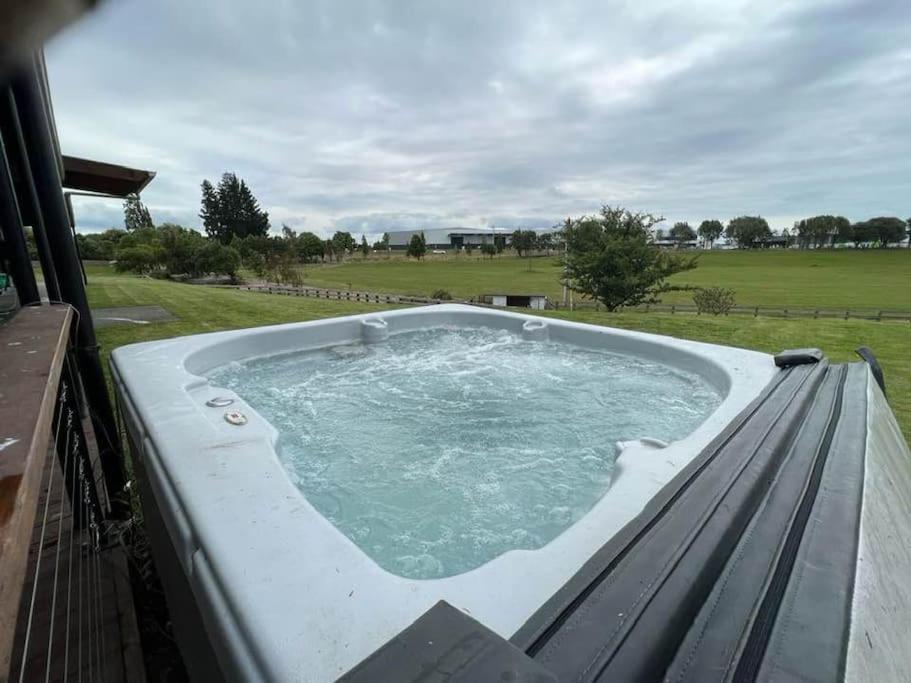 Villa The Clubhouse Hamilton Esterno foto